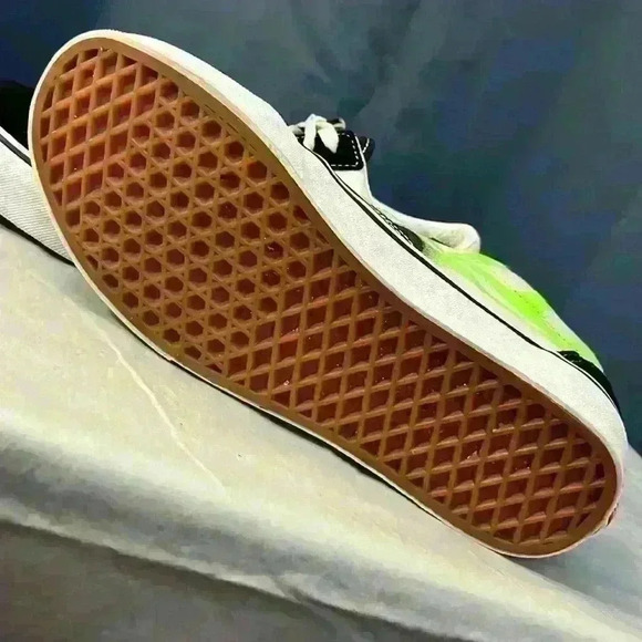 Vans Old Skool Black & White w/Green Flames - Picture 7 of 8